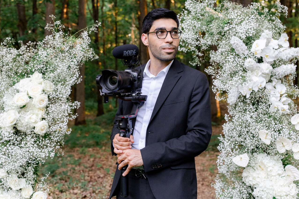 Derrière la caméra..